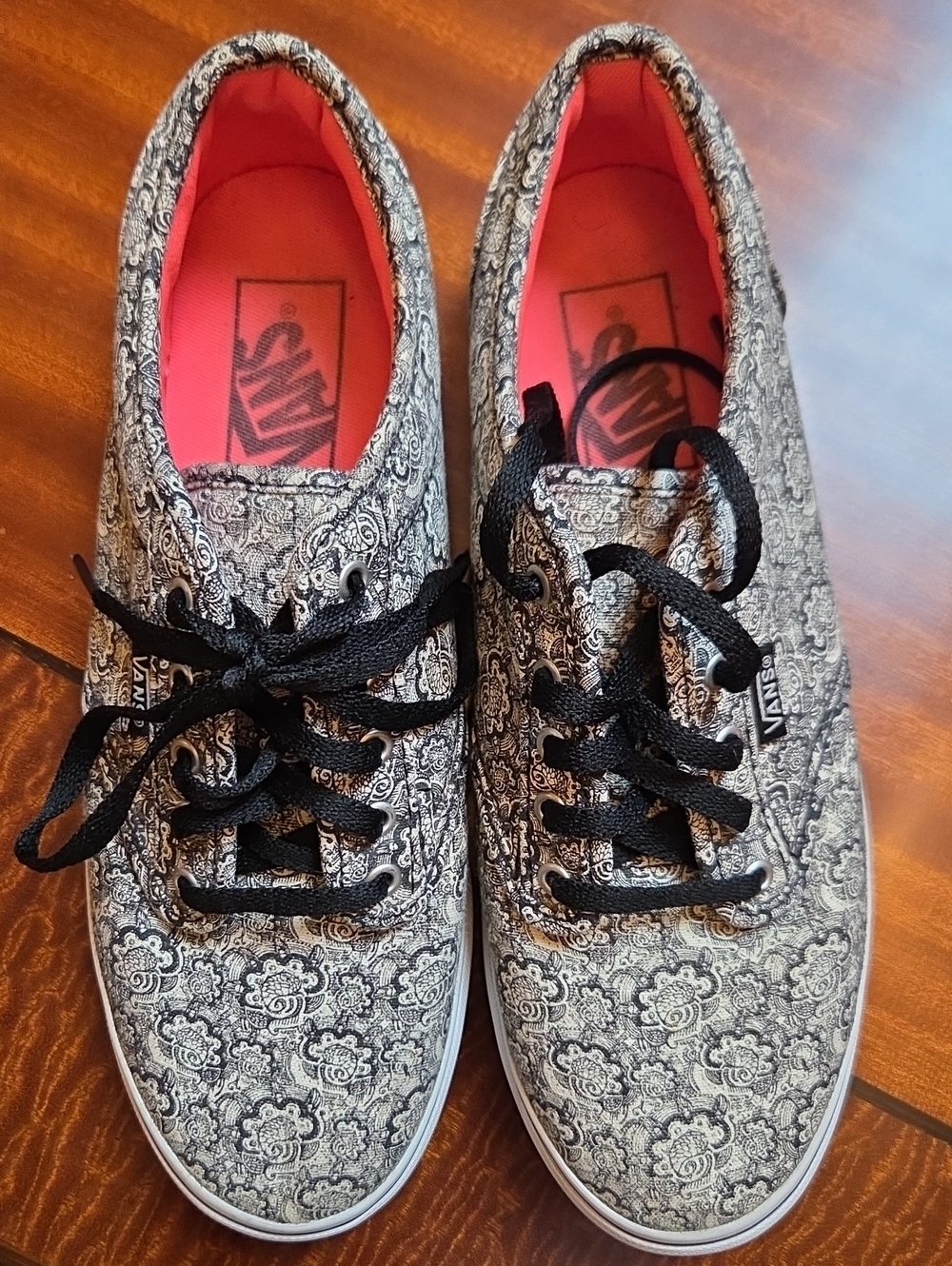 Vans Women's Black & White Atwood Paisley Lace-Up Sneakers